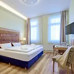 Strandhotel Vierjahreszeiten ホテル 4*