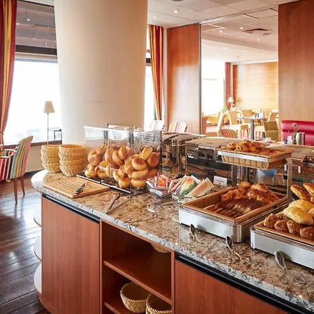 מלון Strandhotel Vierjahreszeiten