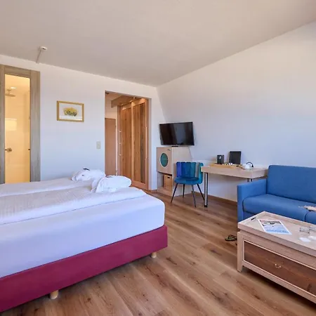 Strandhotel Vierjahreszeiten Hotel 4*