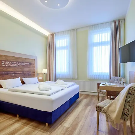Strandhotel Vierjahreszeiten מלון 4*