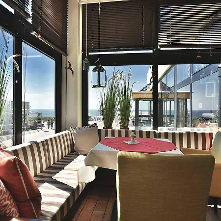 מלון Strandhotel Vierjahreszeiten 4*