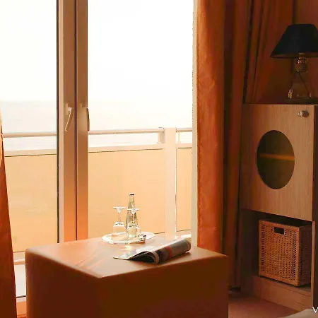 Strandhotel Vierjahreszeiten Hotel 4*